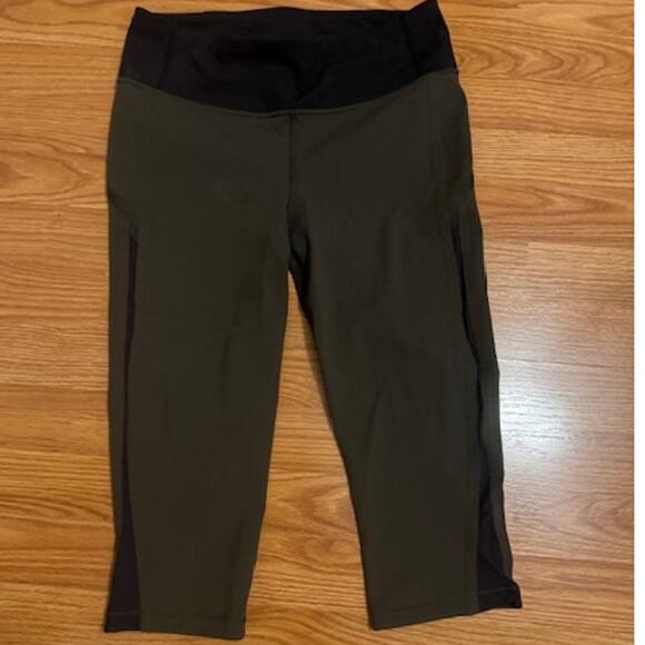 Lululemon Smooth Stride Crop Olive Green Legging 8 - Picture 4 of 9